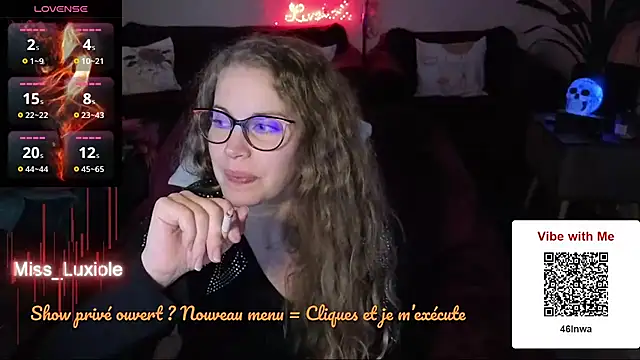Miss luxiole online show from October 31, 3:14 am