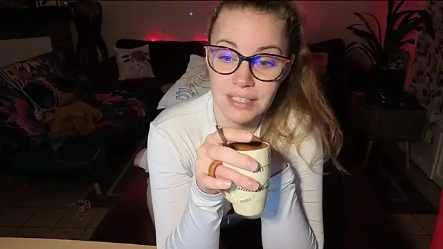 Miss luxiole online show from January 7, 6:29 am