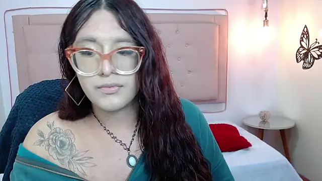 Snapshot of kathepickmanx chatting on November 6, 3:10 am kathepickmanx online show from November 6, 3:10 am