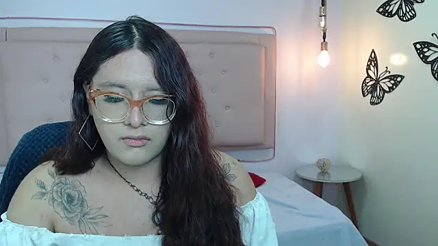 Snapshot of kathepickmanx chatting on November 8, 3:43 am kathepickmanx online show from November 8, 3:43 am