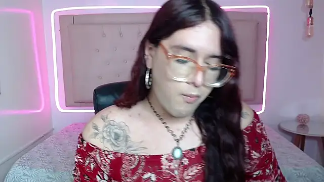 Snapshot of kathepickmanx chatting on October 26, 4:13 am kathepickmanx online show from October 26, 4:13 am