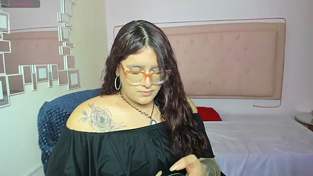 Snapshot of kathepickmanx chatting on November 14, 4:16 am kathepickmanx online show from November 14, 4:16 am