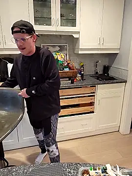 SoxxyNsh online show from April 5, 9:10 pm