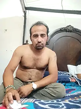 Snapshot of Goloso2423 chatting on December 3, 8:25 am Goloso2423 online show from December 3, 8:25 am