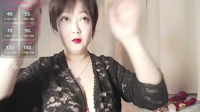 Snapshot of Hey-Cute chatting on February 19, 3:38 pm Hey-Cute online show from February 19, 3:38 pm