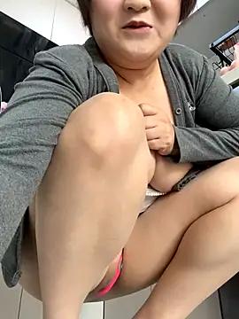 Hey-Cute online show from December 14, 2:29 am