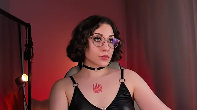 Eva Moss  online show from March 20, 10:32 am