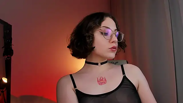 Eva Moss  online show from February 25, 9:26 pm