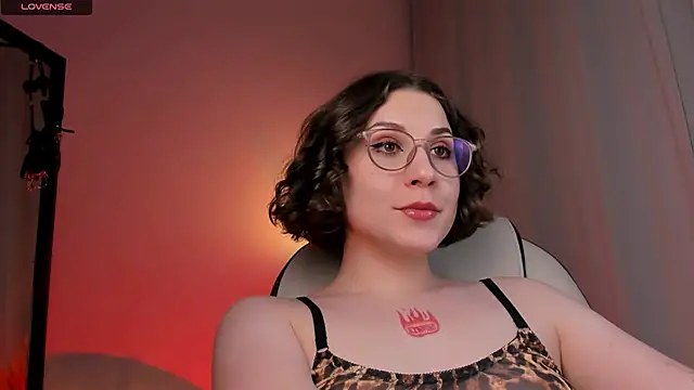 Eva Moss  online show from February 24, 3:33 am