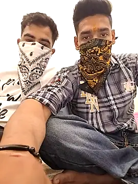 13horny13 online show from March 17, 7:02 am