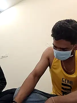 13horny13 online show from February 13, 5:58 am