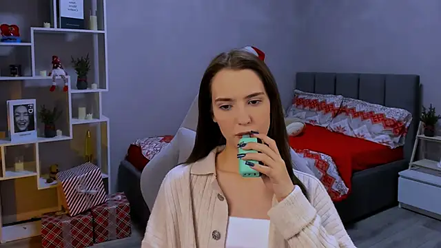 Snapshot of SamanthaaaWalker chatting on December 4, 12:42 am SamanthaaaWalker online show from December 4, 12:42 am