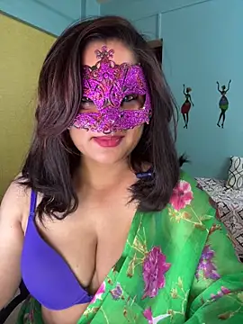 Snapshot of Ayeshaa__25 chatting on February 16, 12:32 pm Ayeshaa  25 online show from February 16, 12:32 pm