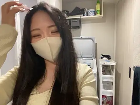 Snapshot of yazawa_oO chatting on May 28, 12:22 pm yazawa oO online show from May 28, 12:22 pm