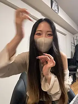 Snapshot of yazawa_oO chatting on May 9, 3:37 pm yazawa oO online show from May 9, 3:37 pm