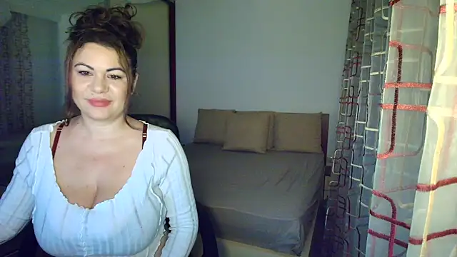 VixenVibesX online show from October 26, 8:42 pm