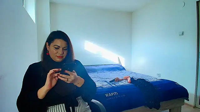 VixenVibesX online show from October 18, 1:13 pm