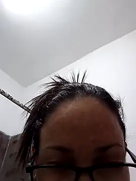 Snapshot of Zuzell_Sweet chatting on February 3, 5:29 am Zuzell Sweet online show from February 3, 5:29 am