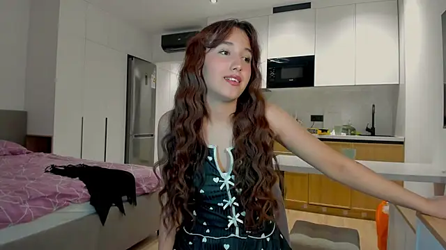 anna elfi online show from September 13, 8:20 pm