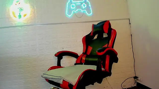 Miiss eva online show from January 8, 11:16 am