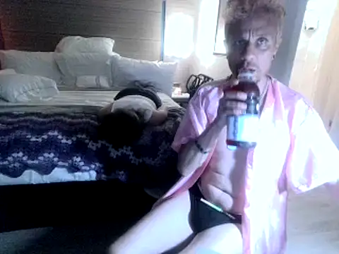 Snapshot of AQuickPhyx chatting on February 4, 3:15 pm AQuickPhyx online show from February 4, 3:15 pm