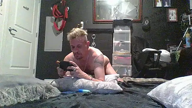 Snapshot of AQuickPhyx chatting on April 18, 6:38 am AQuickPhyx online show from April 18, 6:38 am