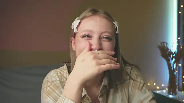 milasmiu online show from March 21, 5:02 pm