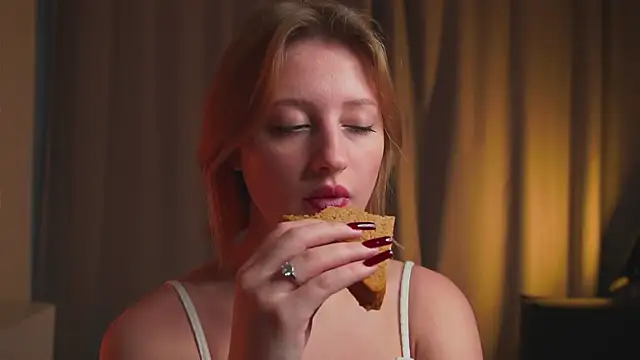 milasmiu online show from December 1, 4:13 am