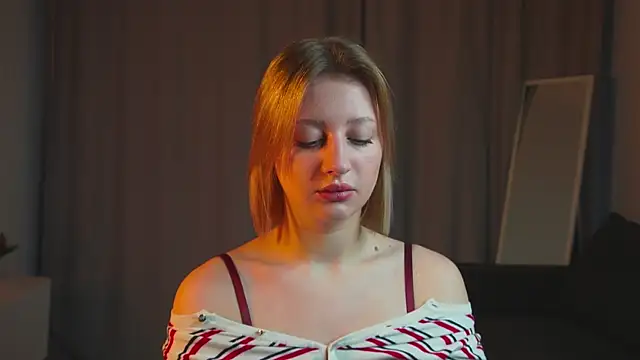 milasmiu online show from November 28, 4:12 am