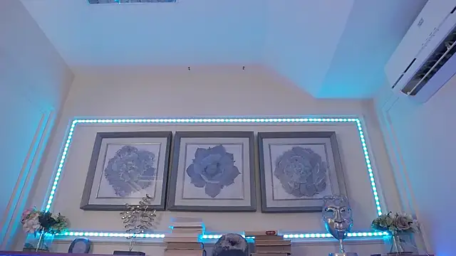 BustyEva  online show from November 26, 4:34 am