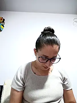 CHARLOTTE 1711 online show from January 17, 4:38 am