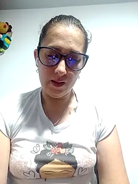 CHARLOTTE 1711 online show from November 29, 4:01 am