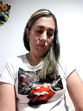 CHARLOTTE 1711 online show from February 5, 4:30 am