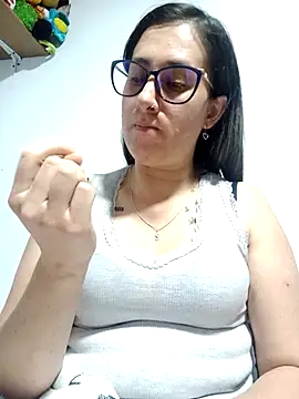 CHARLOTTE 1711 online show from December 22, 5:29 am