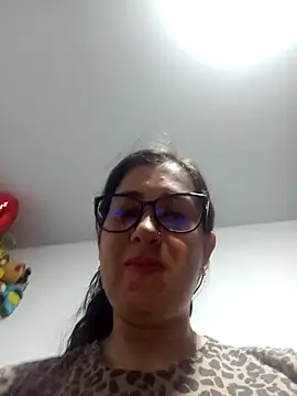 CHARLOTTE 1711 online show from December 5, 4:44 am