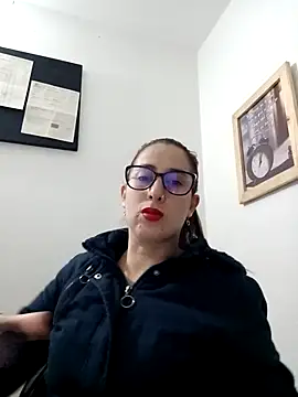 CHARLOTTE 1711 online show from March 4, 11:43 pm