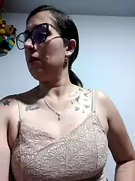 CHARLOTTE 1711 online show from November 19, 3:39 am