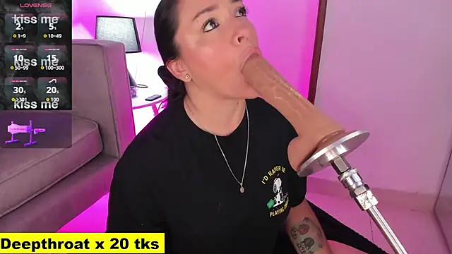 Snapshot of aurora-deepthroat chatting on October 11, 11:44 am aurora-deepthroat online show from October 11, 11:44 am