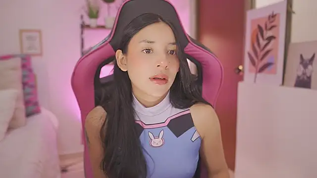 Hade collinss online show from January 8, 6:25 pm