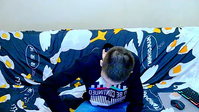 Snapshot of Lester_Broo chatting on January 17, 8:07 am Lester Broo online show from January 17, 8:07 am