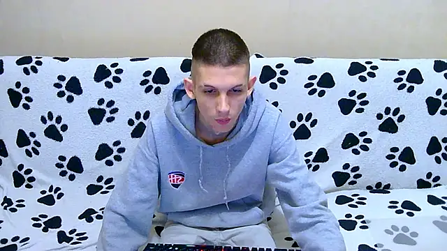 Lester Broo online show from April 5, 9:21 pm