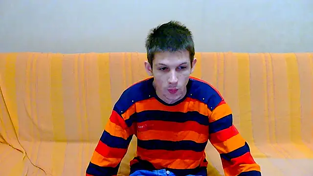 Snapshot of Lester_Broo chatting on February 15, 8:46 am Lester Broo online show from February 15, 8:46 am