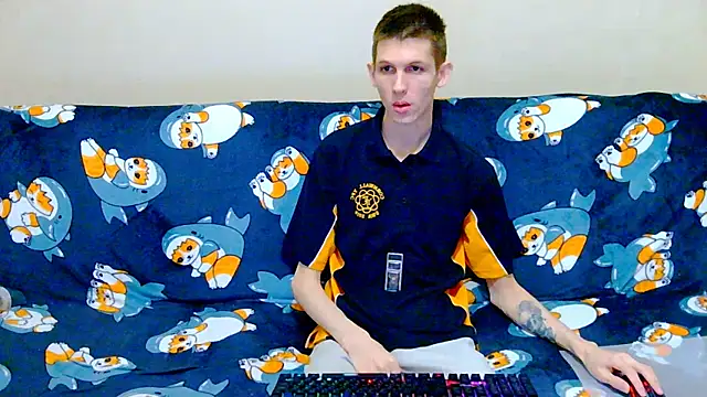 Snapshot of Lester_Broo chatting on December 4, 9:14 pm Lester Broo online show from December 4, 9:14 pm