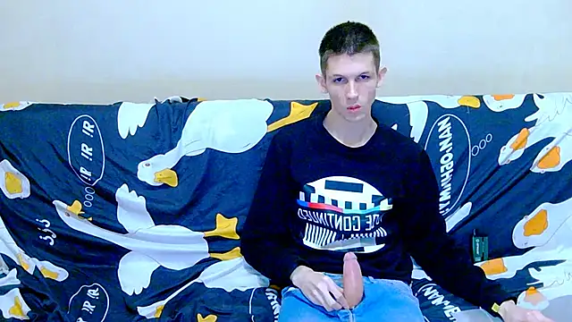 Snapshot of Lester_Broo chatting on January 16, 9:46 am Lester Broo online show from January 16, 9:46 am