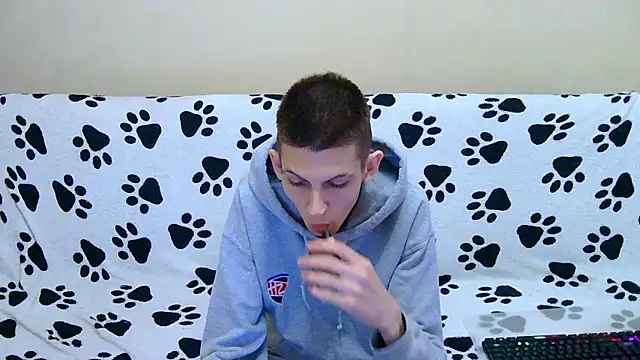 Lester Broo online show from April 20, 2:51 pm