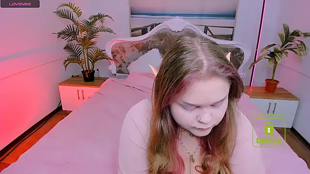 Erica  Alta online show from October 31, 6:43 am