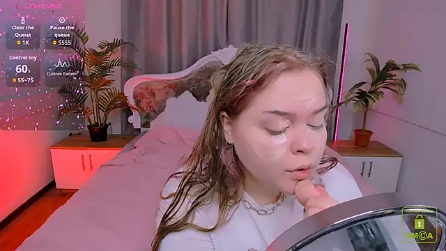 Erica  Alta online show from November 25, 6:47 am