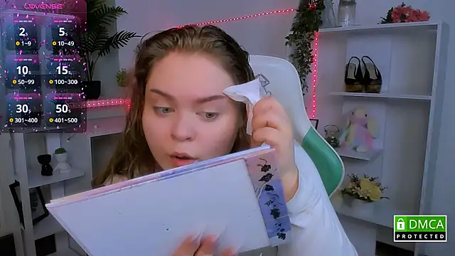 Erica  Alta online show from November 28, 7:08 am