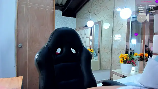 Snapshot of katleya_lewiis chatting on November 12, 10:46 pm katleya lewiis online show from November 12, 10:46 pm