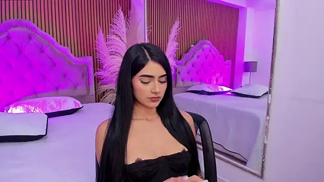 Snapshot of BellaaStorm chatting on December 19, 5:00 am BellaaStorm online show from December 19, 5:00 am